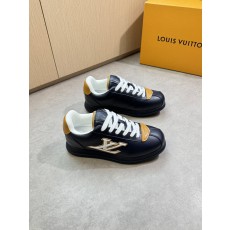 루이비통(LV) 나파 카프스킨 엠보싱 로고 스니커즈 신발