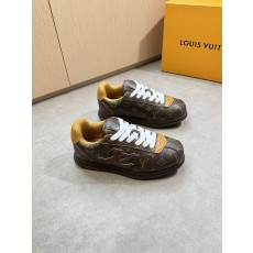 루이비통(LV) 3D 그래픽 나파 카프스킨 스니커즈 신발