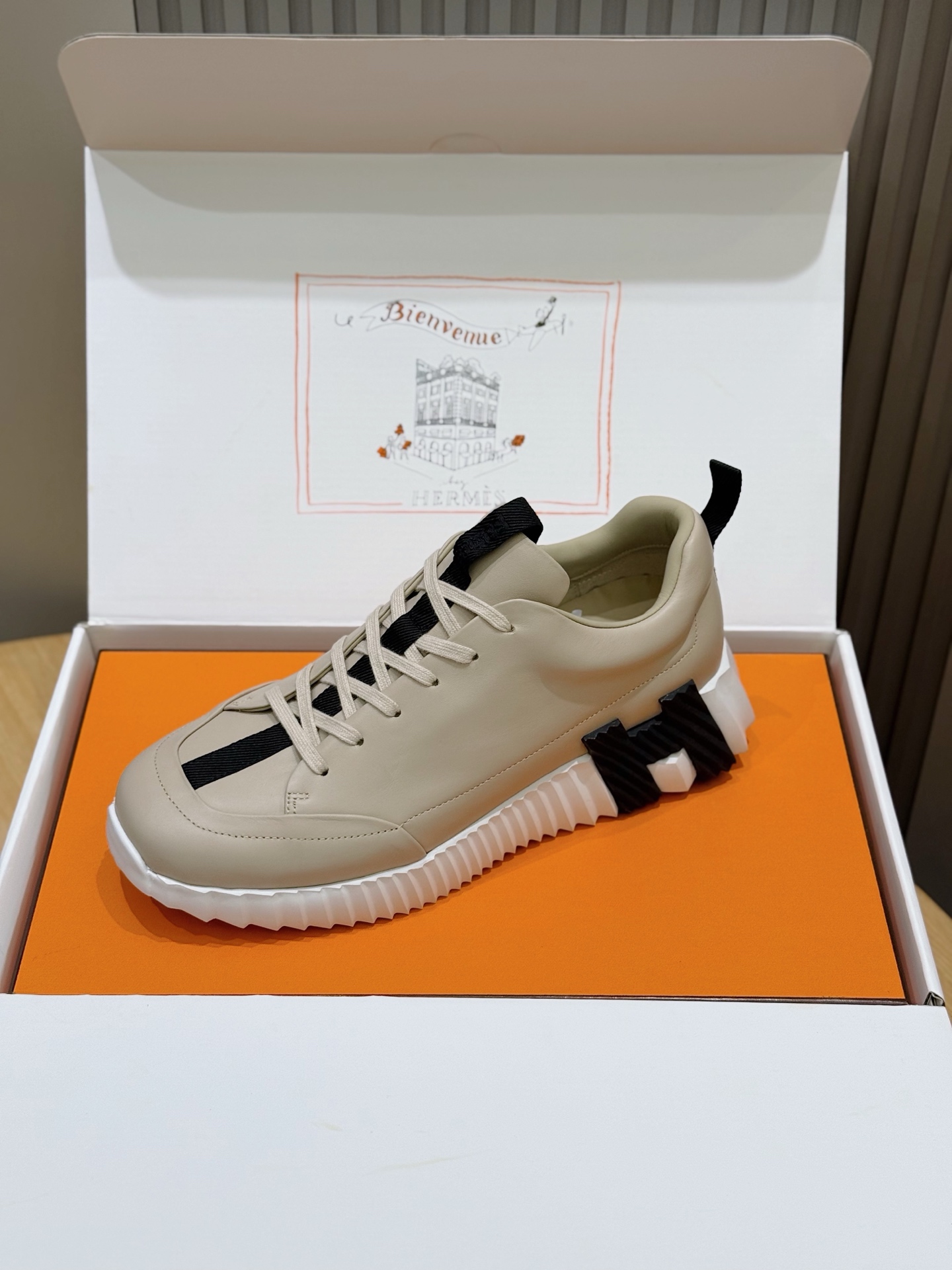 에르메스(Hermes) 바운싱(Bouncing) 프리미엄 남성 스니커즈 신발