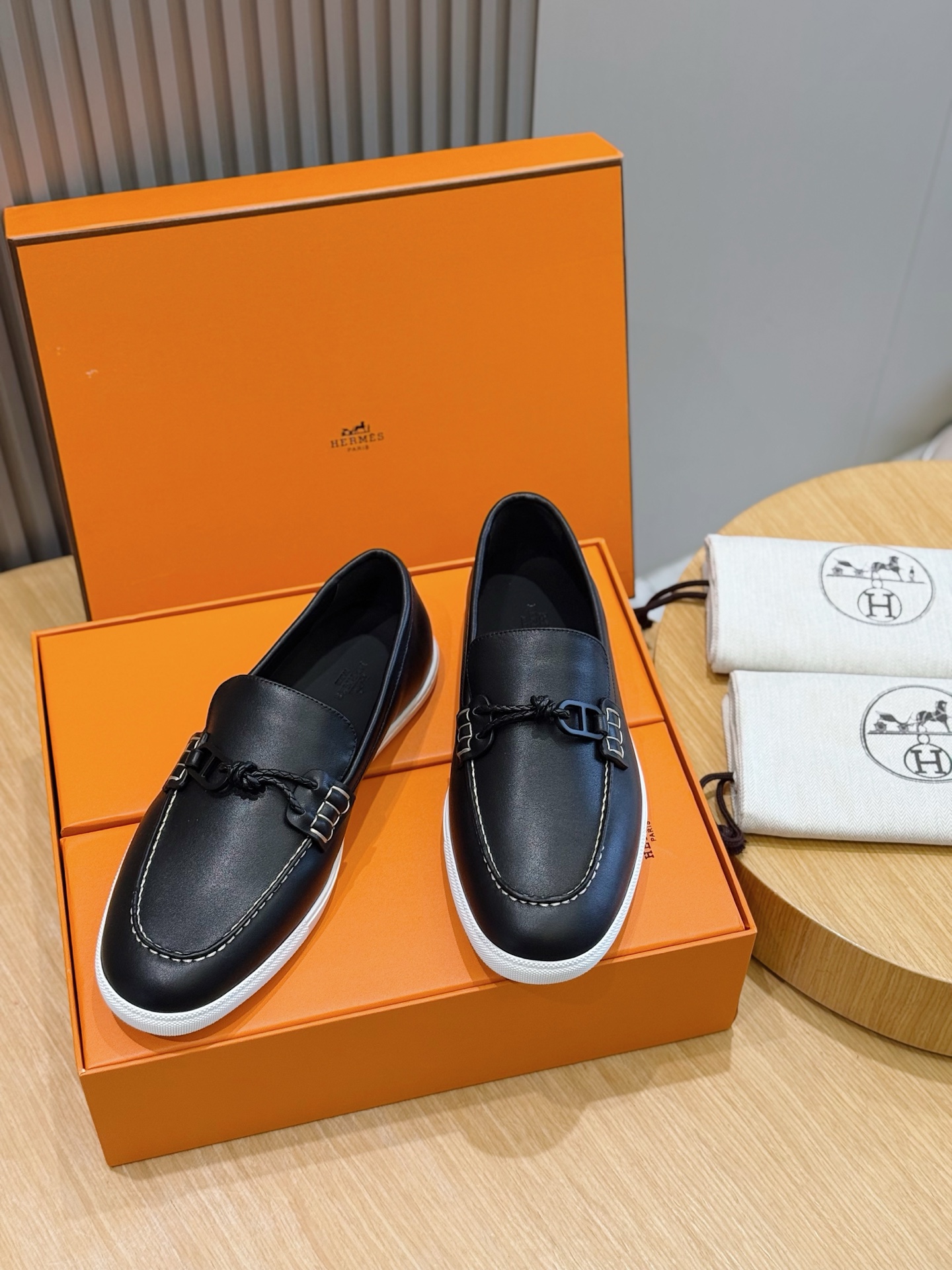 에르메스(Hermes) Ignacio 소가죽 & 로퍼 구두 신발