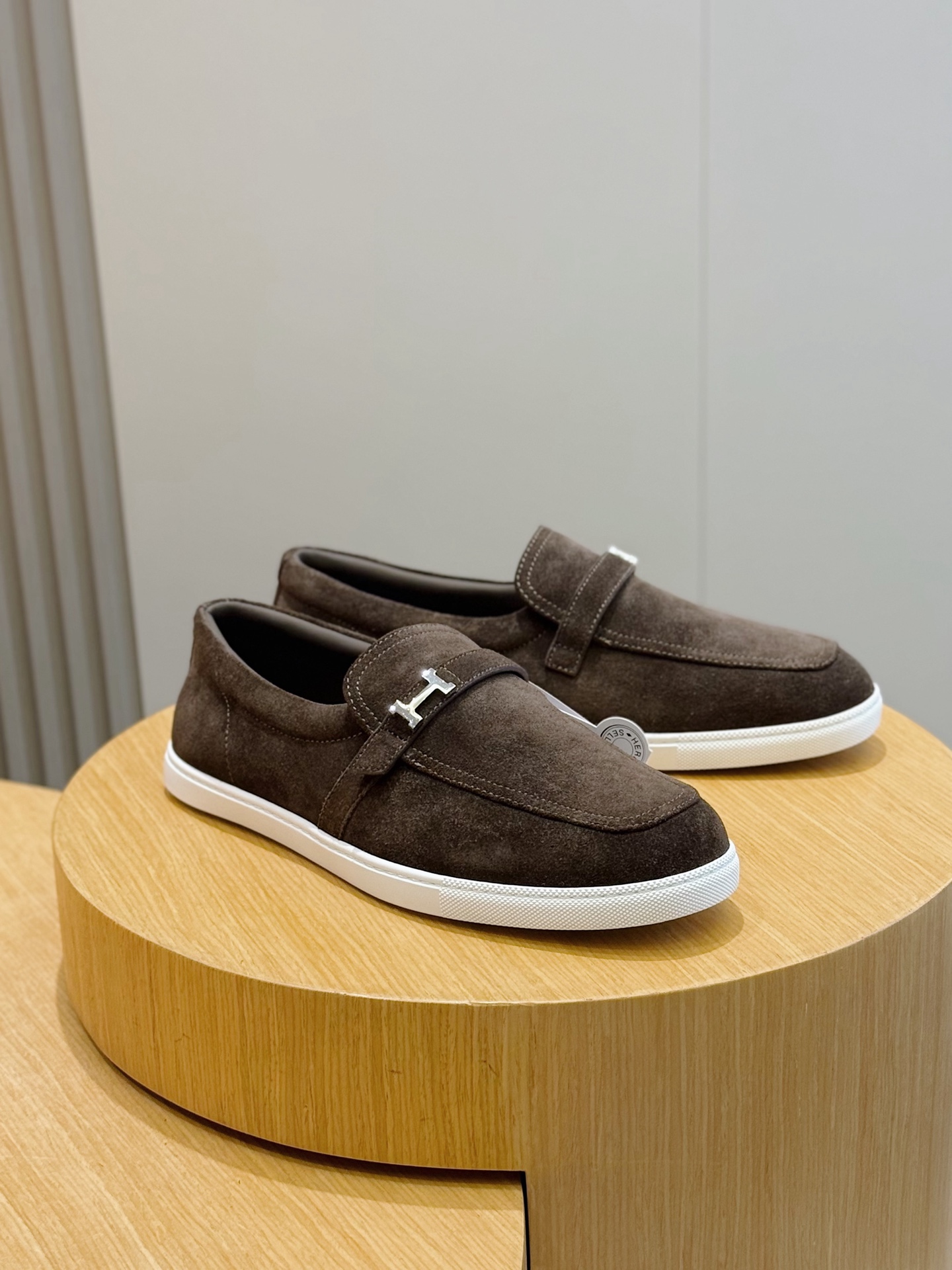 에르메스(Hermes) Ignacio 소가죽 & 샹달 믹스 로퍼 구두 신발