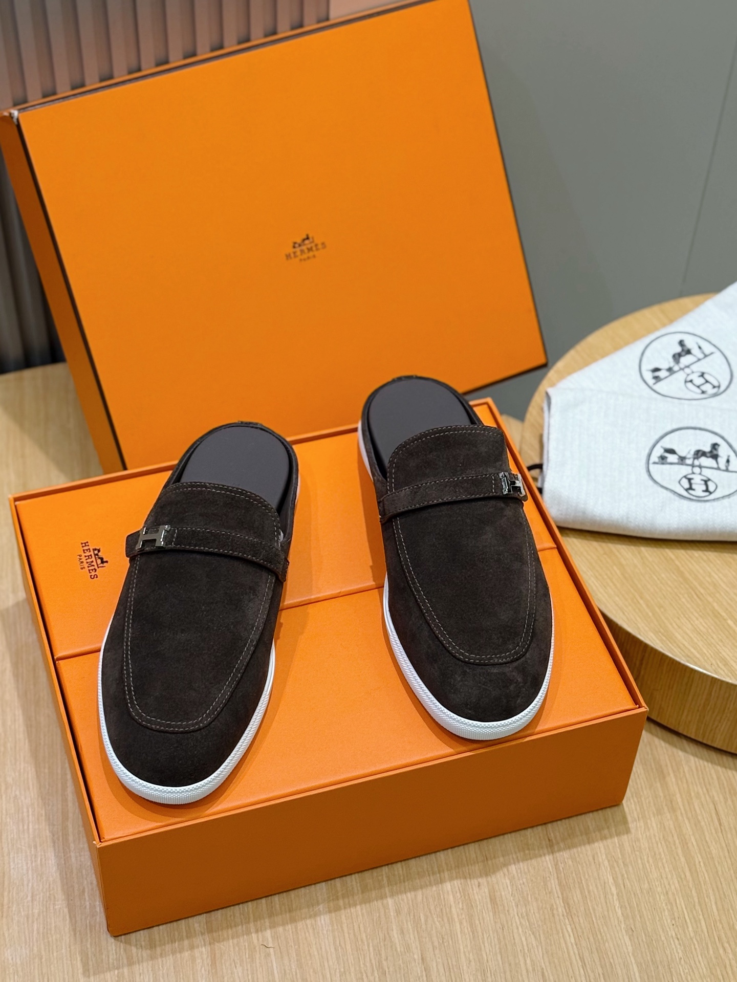 에르메스(Hermes) Freestyle 엡송 카프스킨 뮬 신발