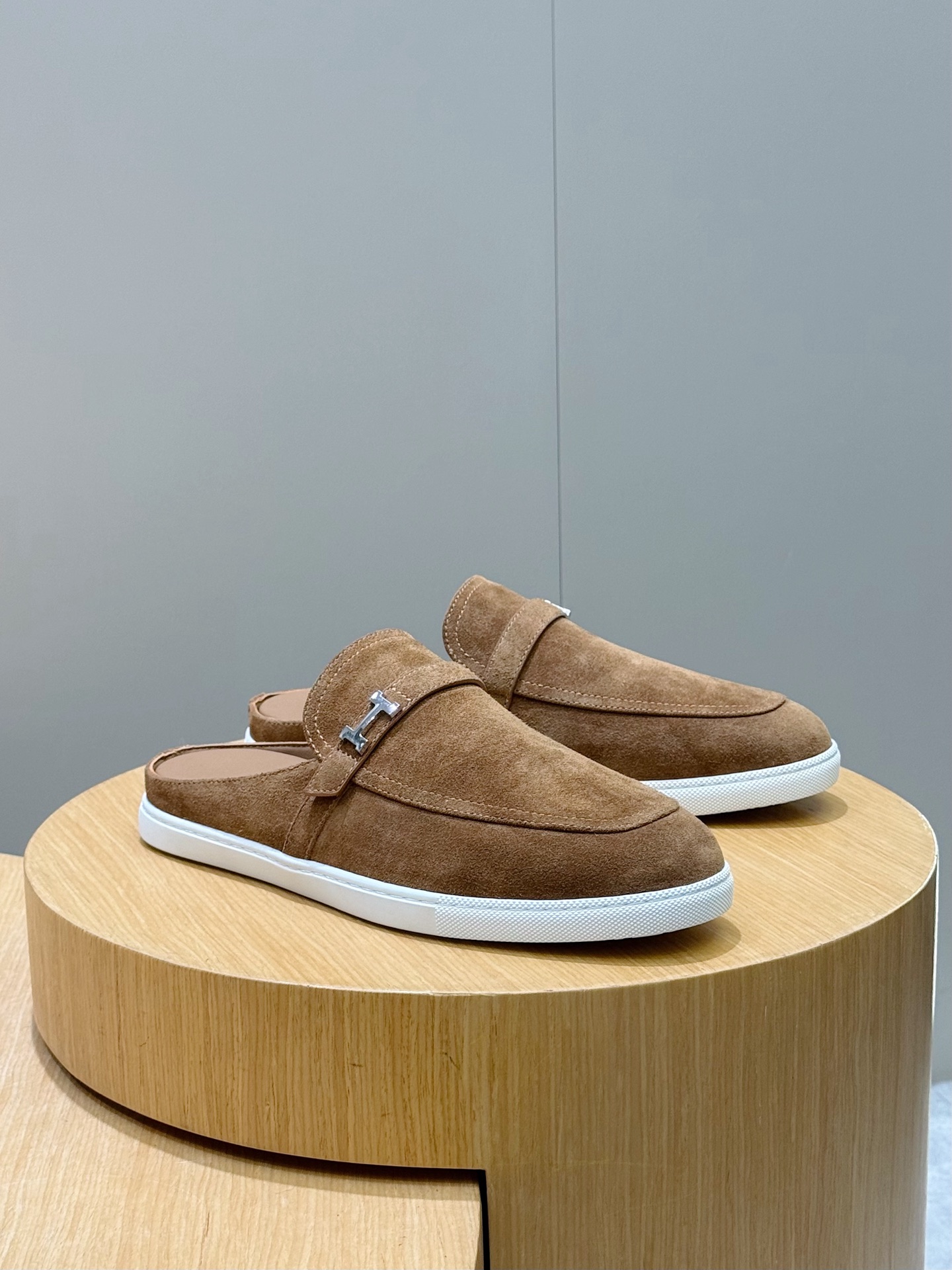 에르메스(Hermes) Freestyle 엡송 카프스킨 뮬 신발