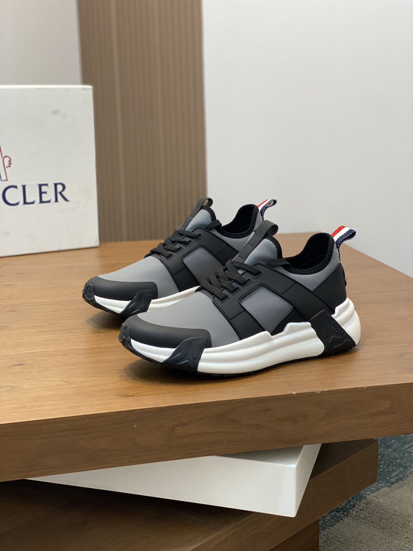 몽클레어 몽클레르(Moncler) 네오프렌 믹스 테크니컬 스니커즈 신발