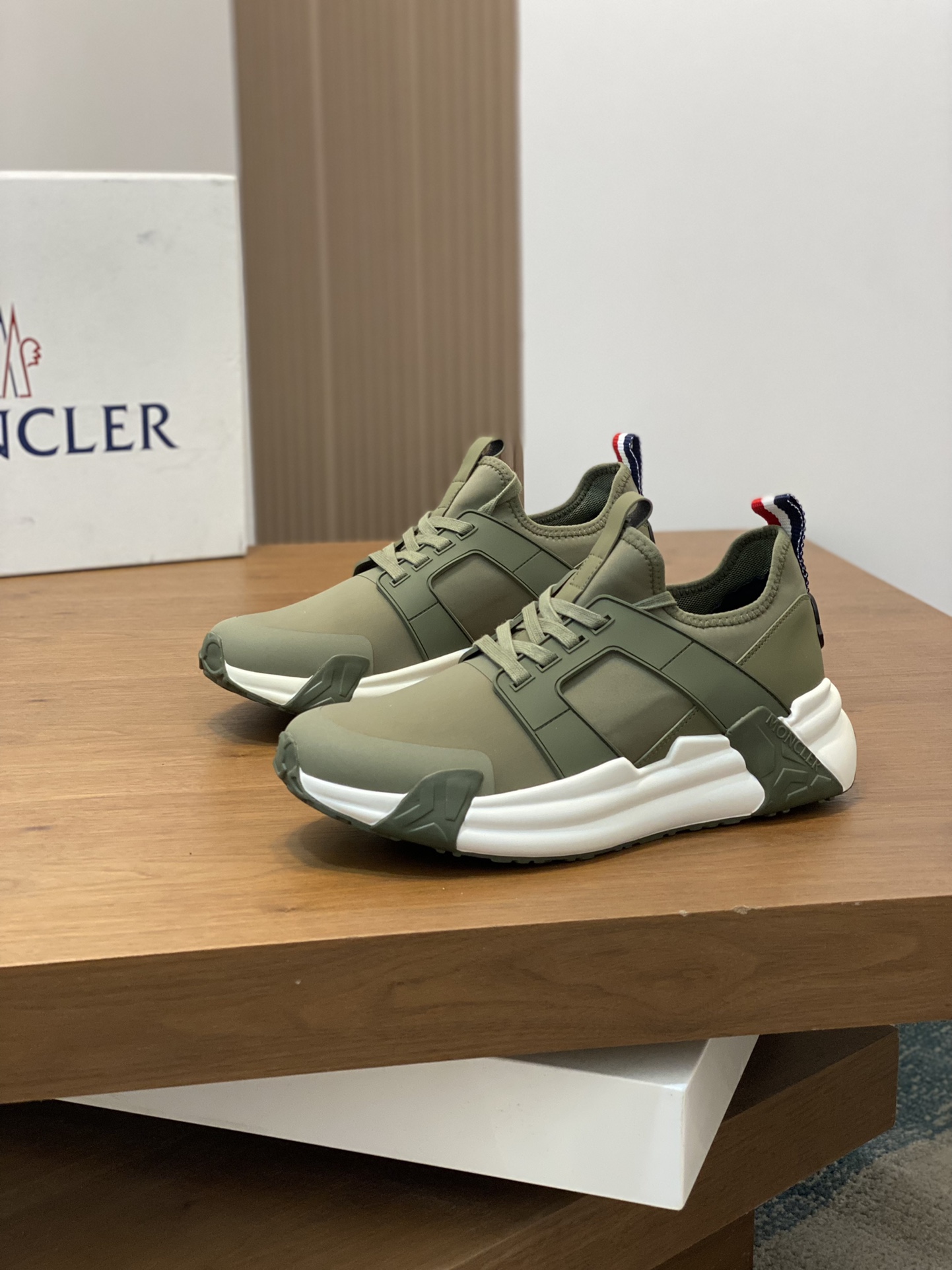 몽클레어 몽클레르(Moncler) 네오프렌 믹스 테크니컬 스니커즈 신발