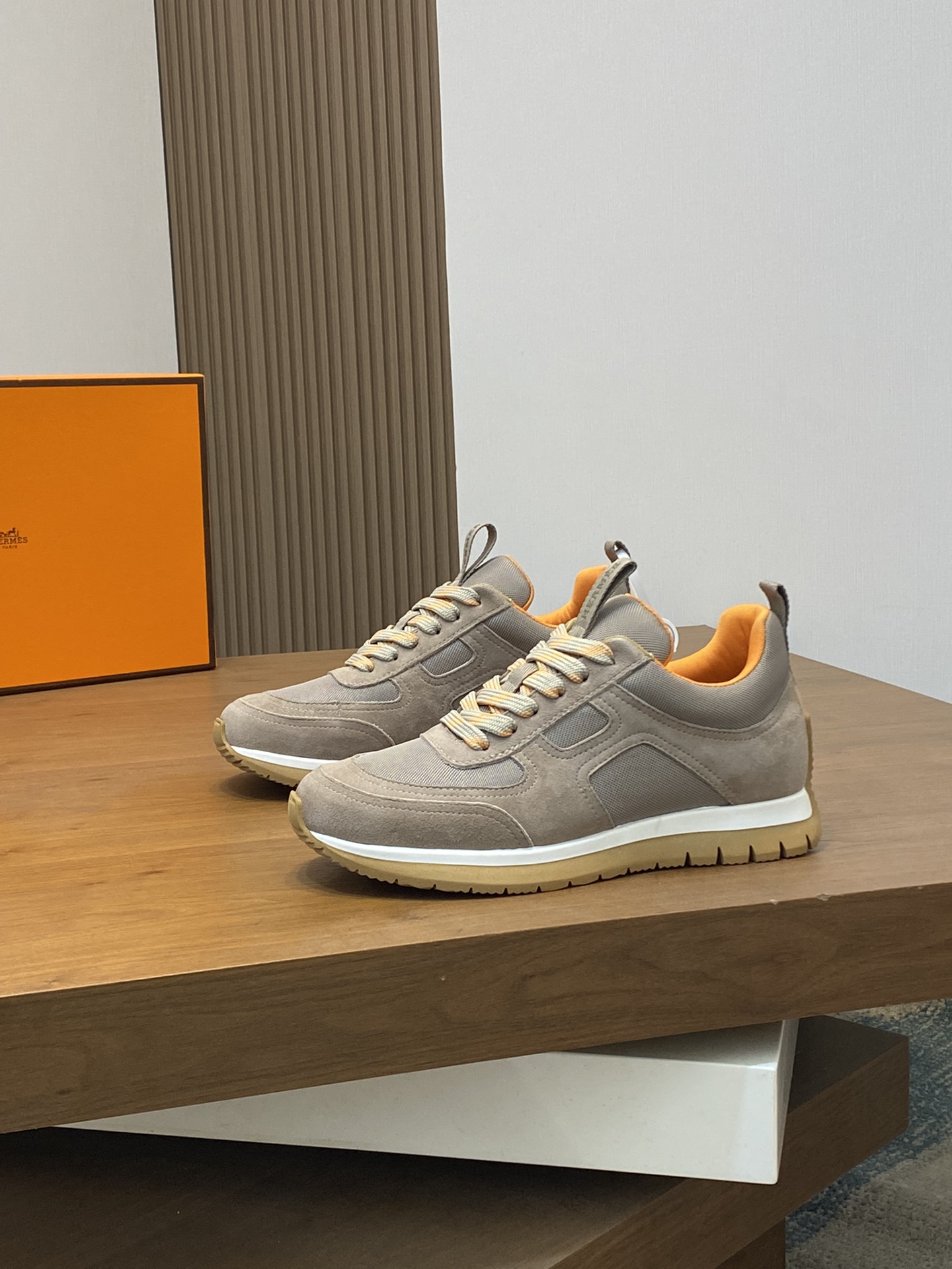 에르메스(Hermes) 나파 & 스톤 패턴 가죽 믹스 스니커즈 신발