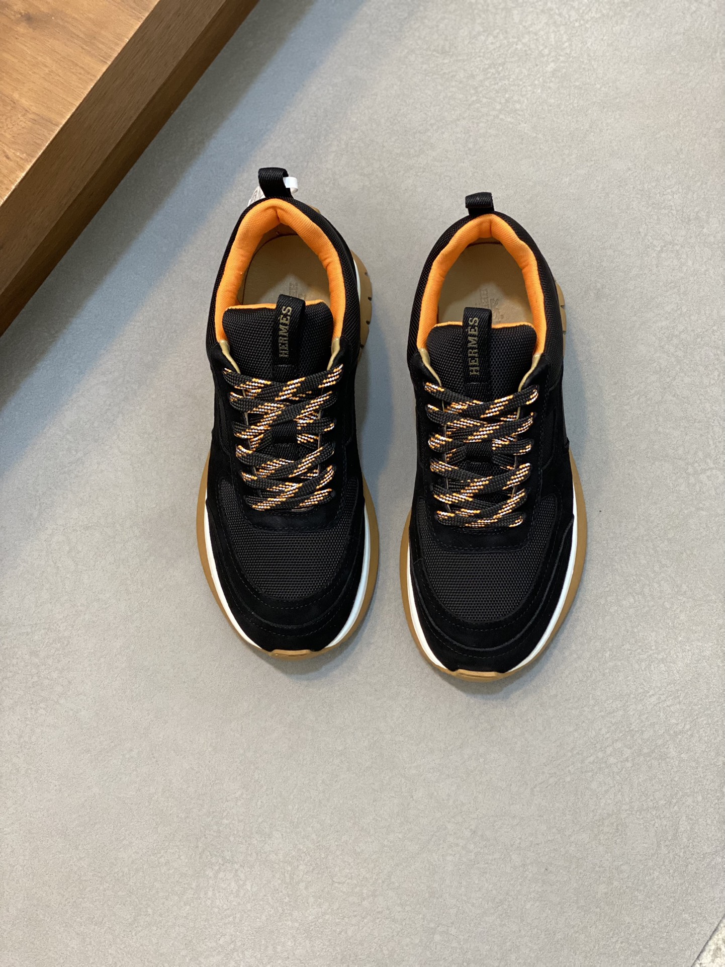 에르메스(Hermes) 나파 & 스톤 패턴 가죽 믹스 스니커즈 신발