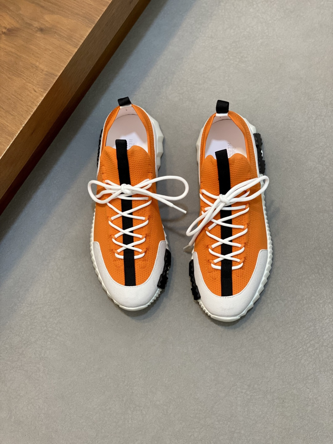 에르메스(Hermes) 데님 캔버스 & 스웨이드 믹스 스니커즈 신발