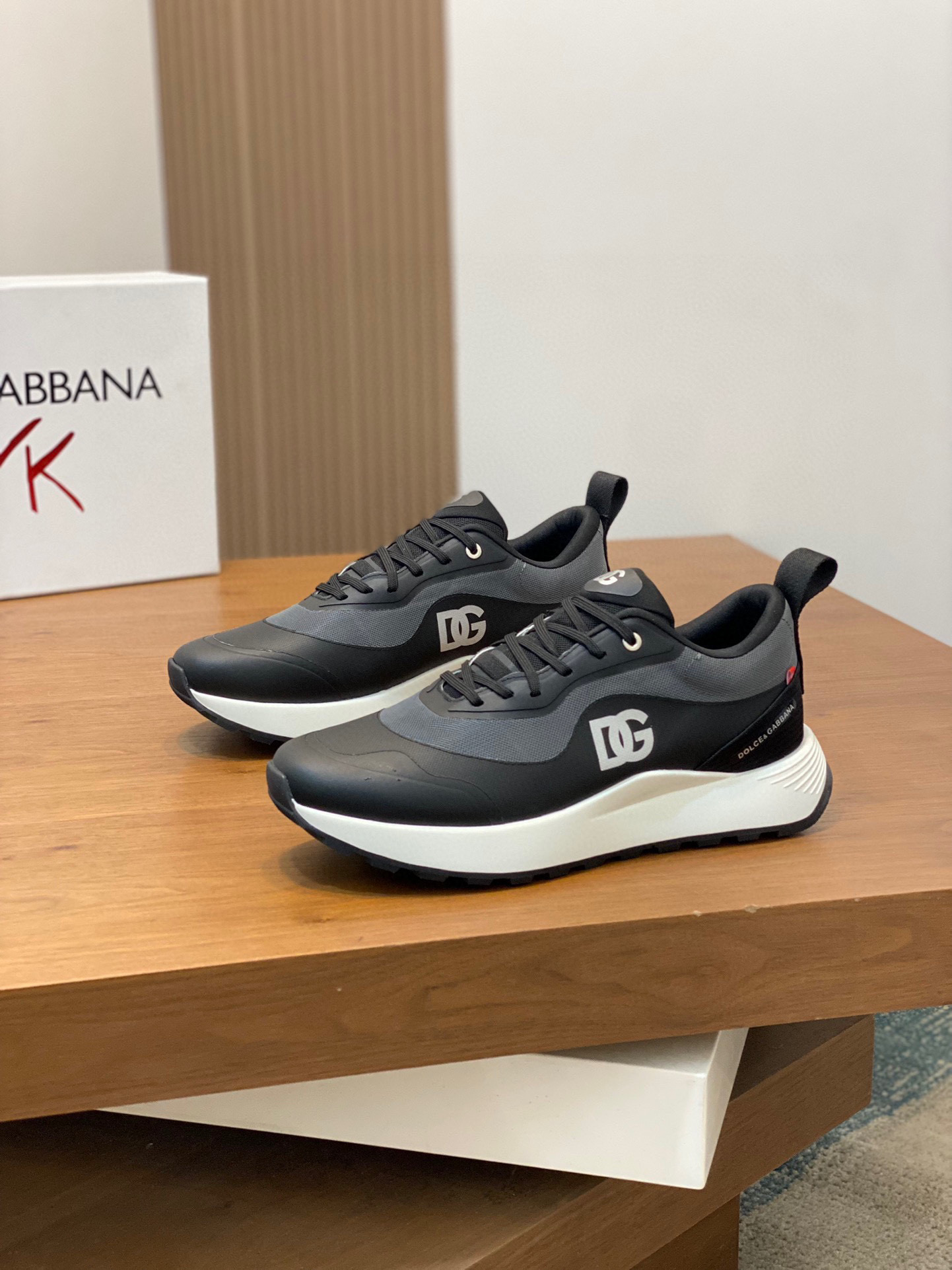 돌체앤가바나(D&G) Dolce&Gabbana 수입 소가죽 믹스 스니커즈 신발