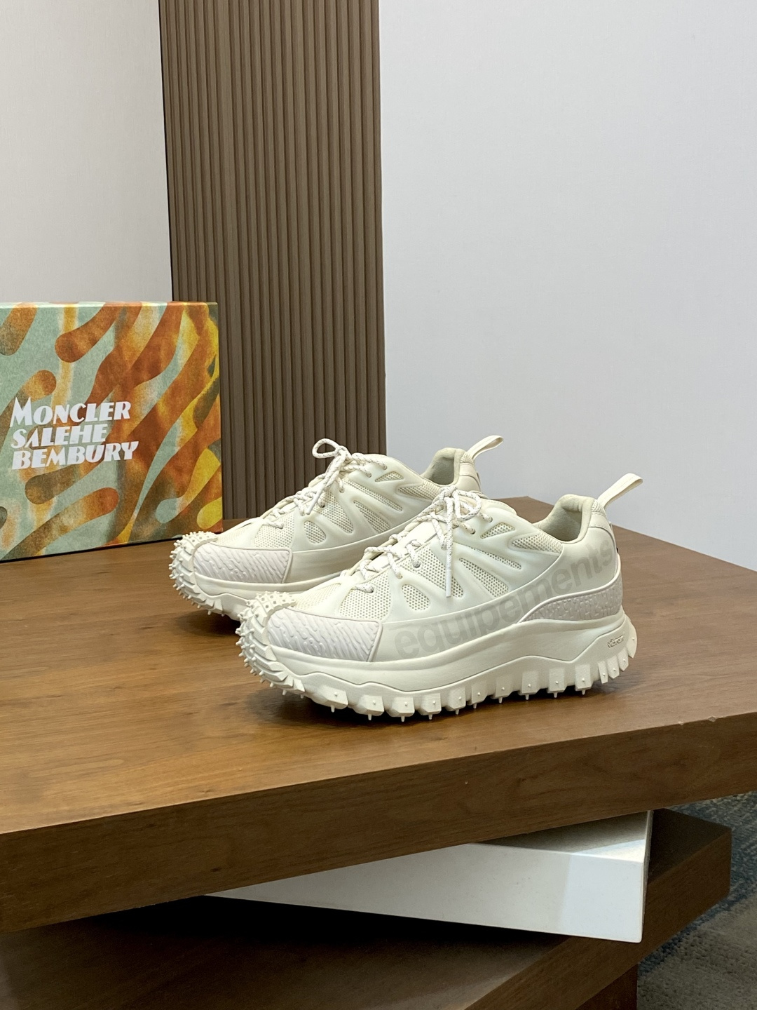 몽클레어 몽클레르(Moncler) × Salehe Trailgrip Amoeba 살레헤 벰버리 트레일그립 아메바 스니커즈 신발