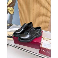 구찌(Gucci) 전면 풀그레인 카프스킨 플랫폼 슈즈 구두 신발