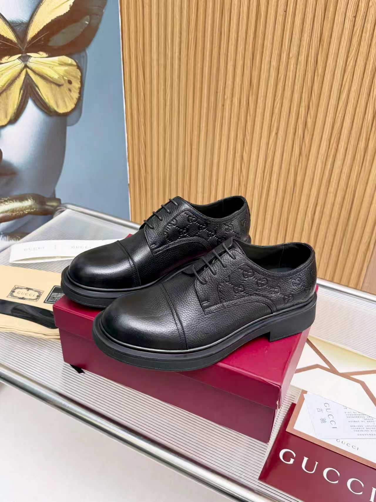 구찌(Gucci) 전면 풀그레인 카프스킨 플랫폼 슈즈 구두 신발