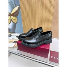 구찌(Gucci) 전면 풀그레인 카프스킨 플랫폼 슈즈 구두 신발