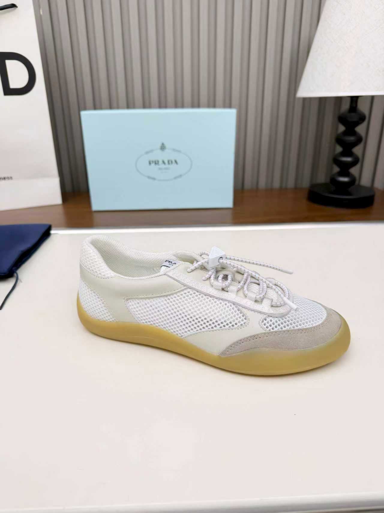 프라다(Prada) 시그니처 커플 스니커즈 신발