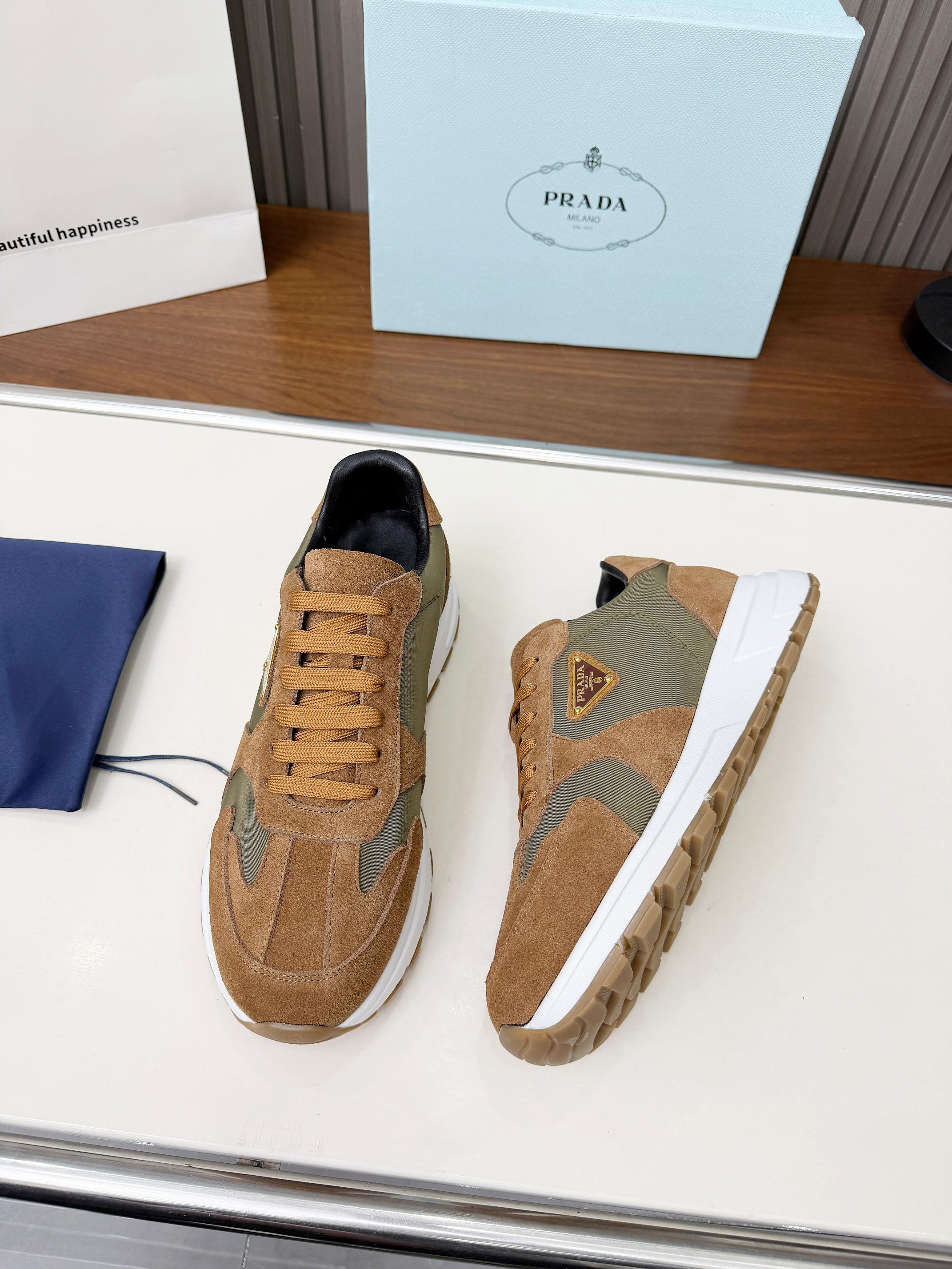 프라다(Prada) 리나일론 & 스웨이드 믹스 스니커즈 신발