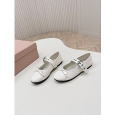 미우미우(Miu Miu) 발레리나 메리제인 리본 슈즈 신발