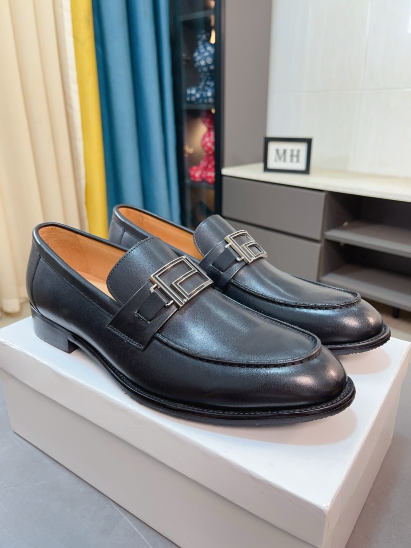 베르사체(Versace) 카프스킨 패션 슬립온 로퍼 구두 신발