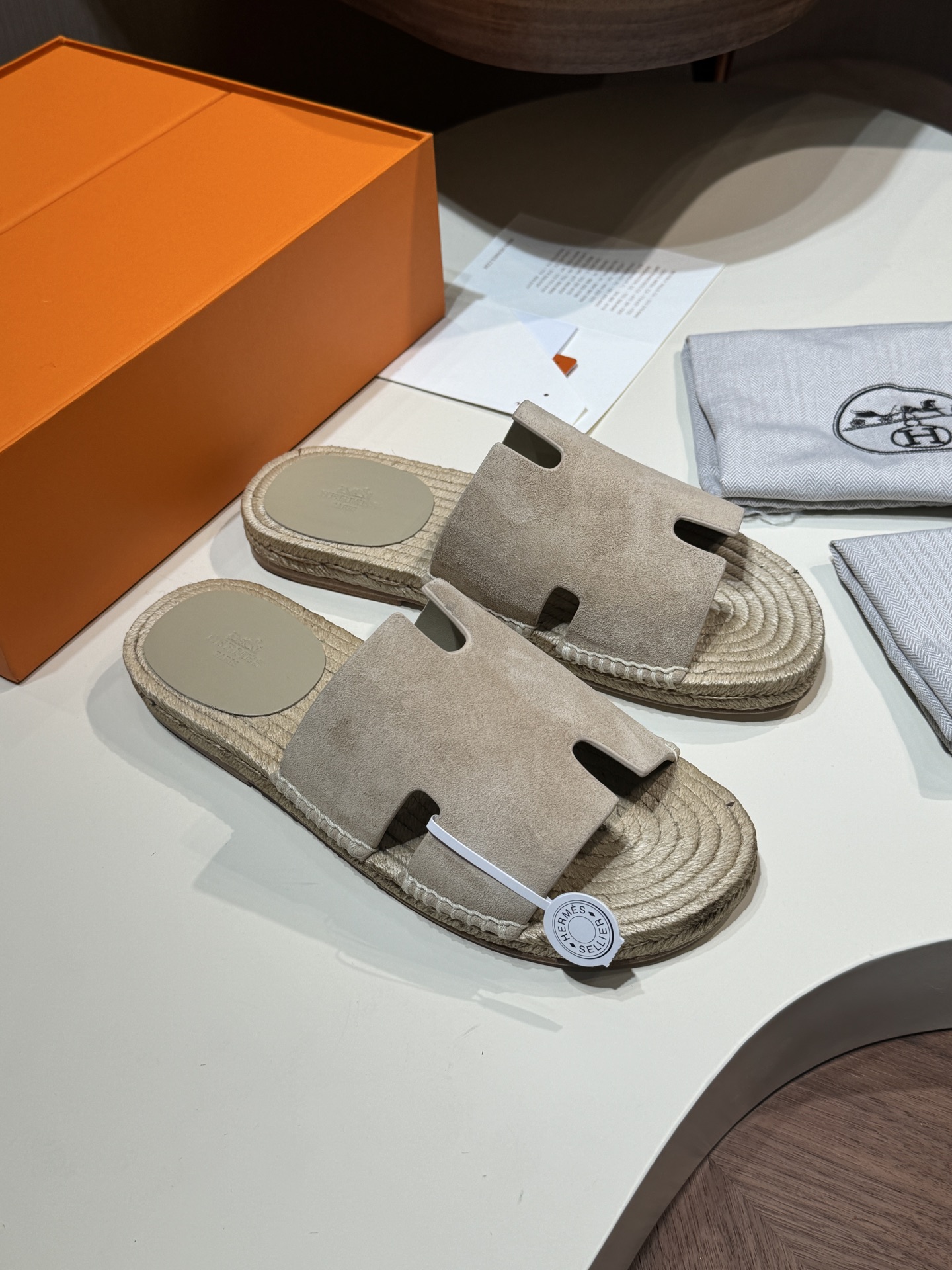 에르메스(Hermes) Antigua 안티구아 카프스킨 에스파듀 슬리퍼 샌들 신발