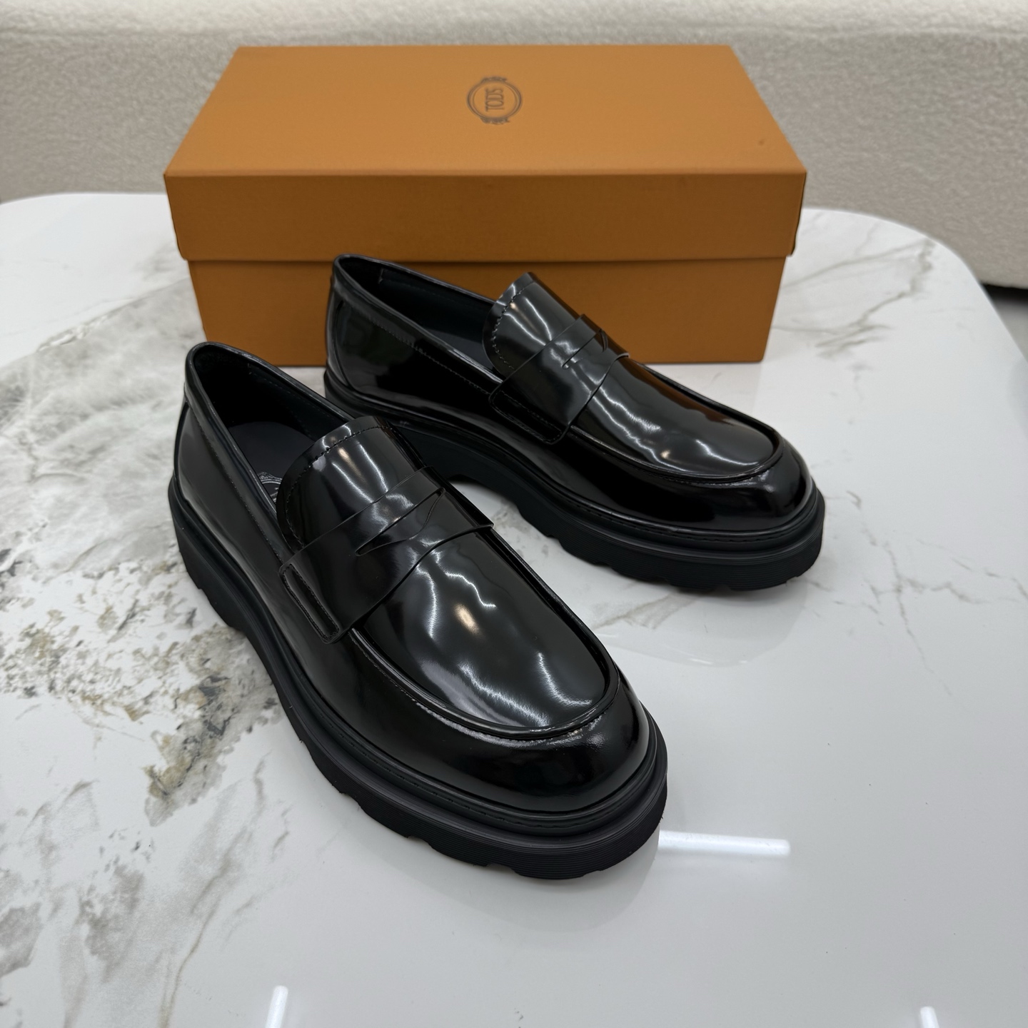 토즈(Tods) 천연 소가죽 정장 & 캐주얼 슈즈 구두 로퍼 신발