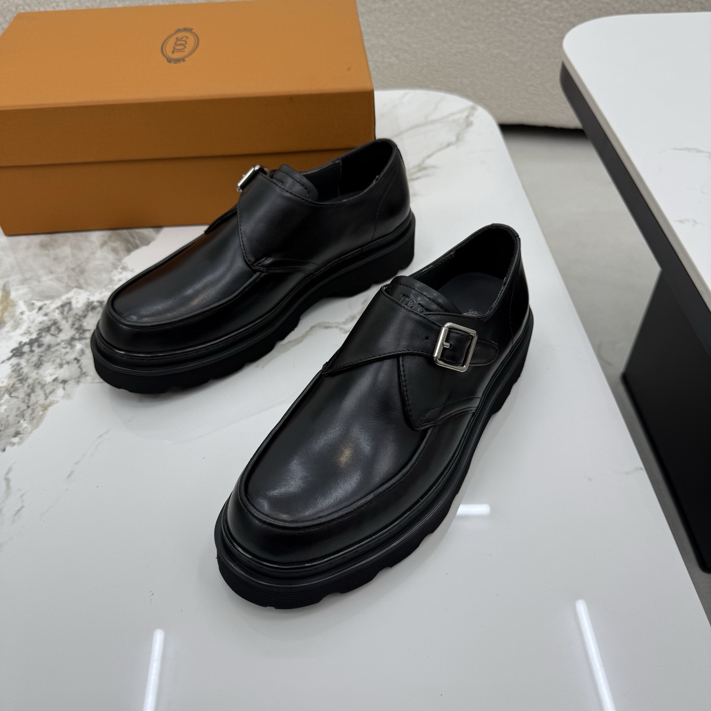 토즈(Tods) 천연 소가죽 정장 & 캐주얼 슈즈 구두 로퍼 신발