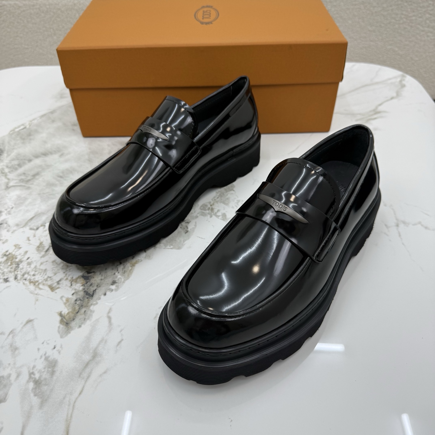 토즈(Tods) 천연 소가죽 정장 & 캐주얼 슈즈 구두 로퍼 신발