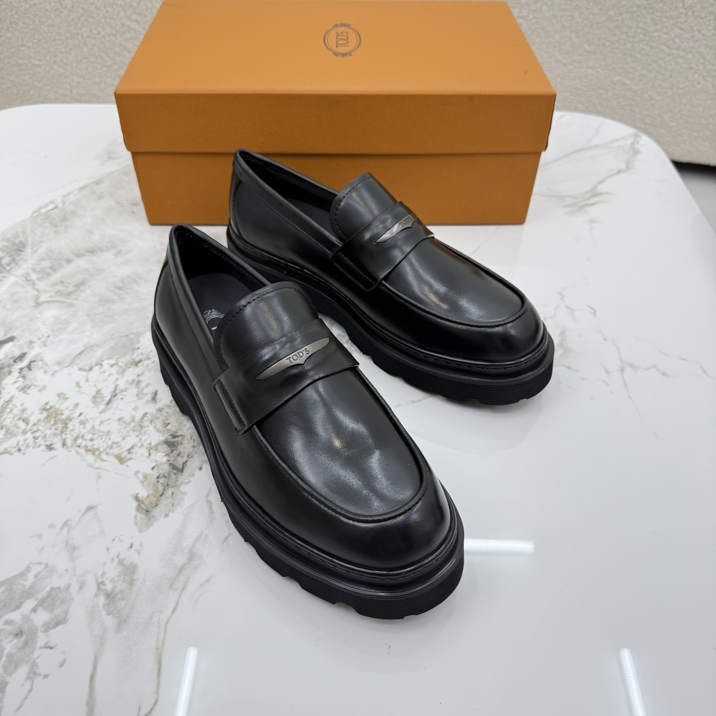 토즈(Tods) 천연 소가죽 정장 & 캐주얼 슈즈 구두 로퍼 신발