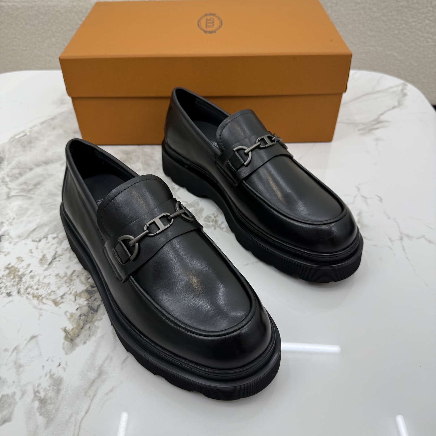 토즈(Tods) 천연 소가죽 정장 & 캐주얼 슈즈 구두 로퍼 신발