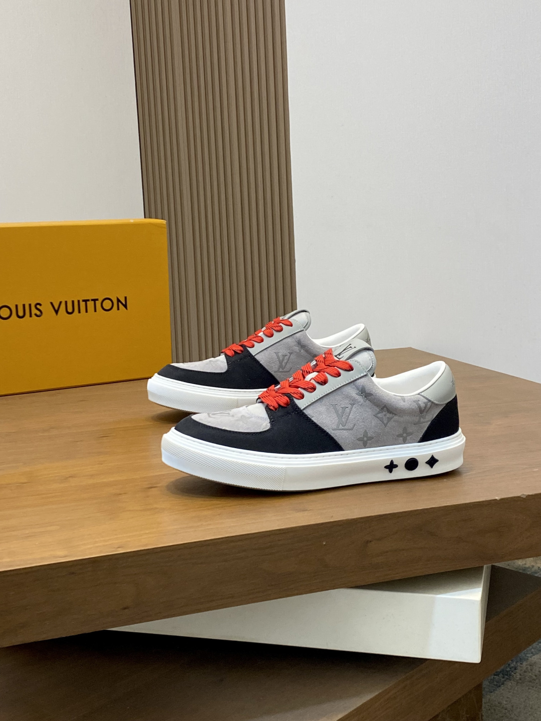 루이비통(LV) 리치 & 나파 카프스킨 스니커즈 신발