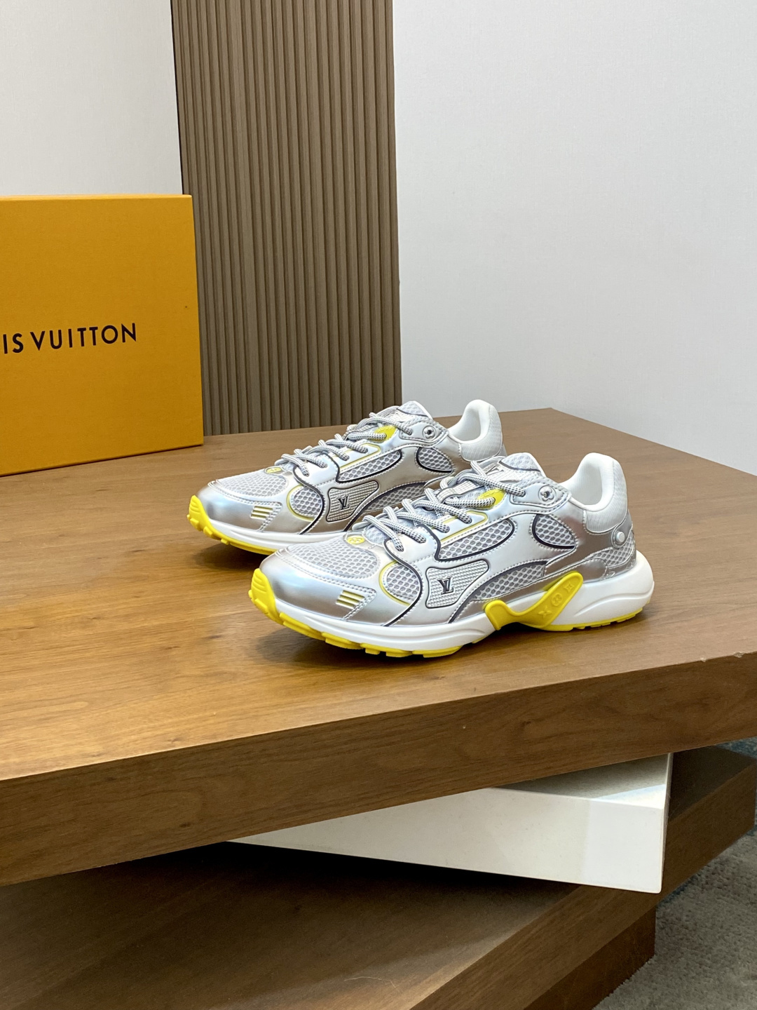 루이비통(LV) 카프스킨 커플 스니커즈 신발