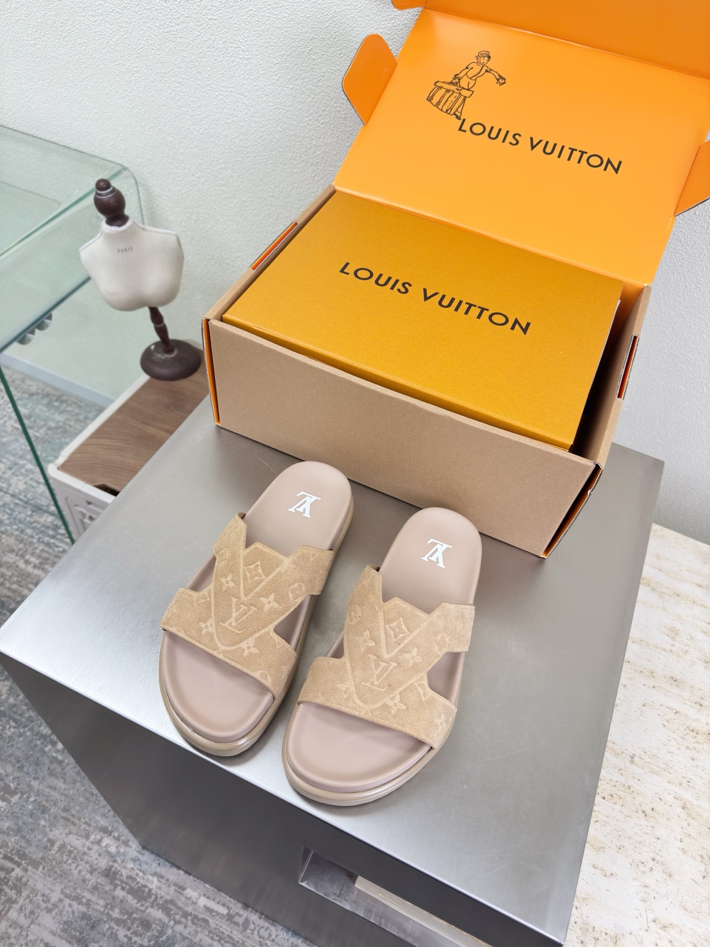 루이비통(LV) 남성 솔 슬리퍼 신발