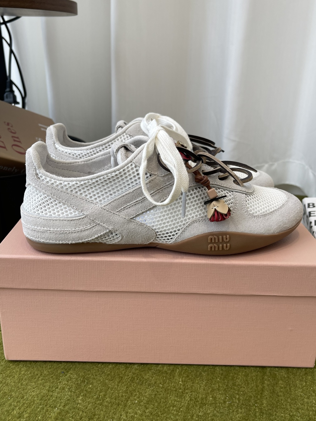 미우미우(Miu Miu) 독일군 스니커즈 신발