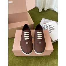 미우미우(Miu Miu) 스톤 자수 캔버스 스니커즈 신발