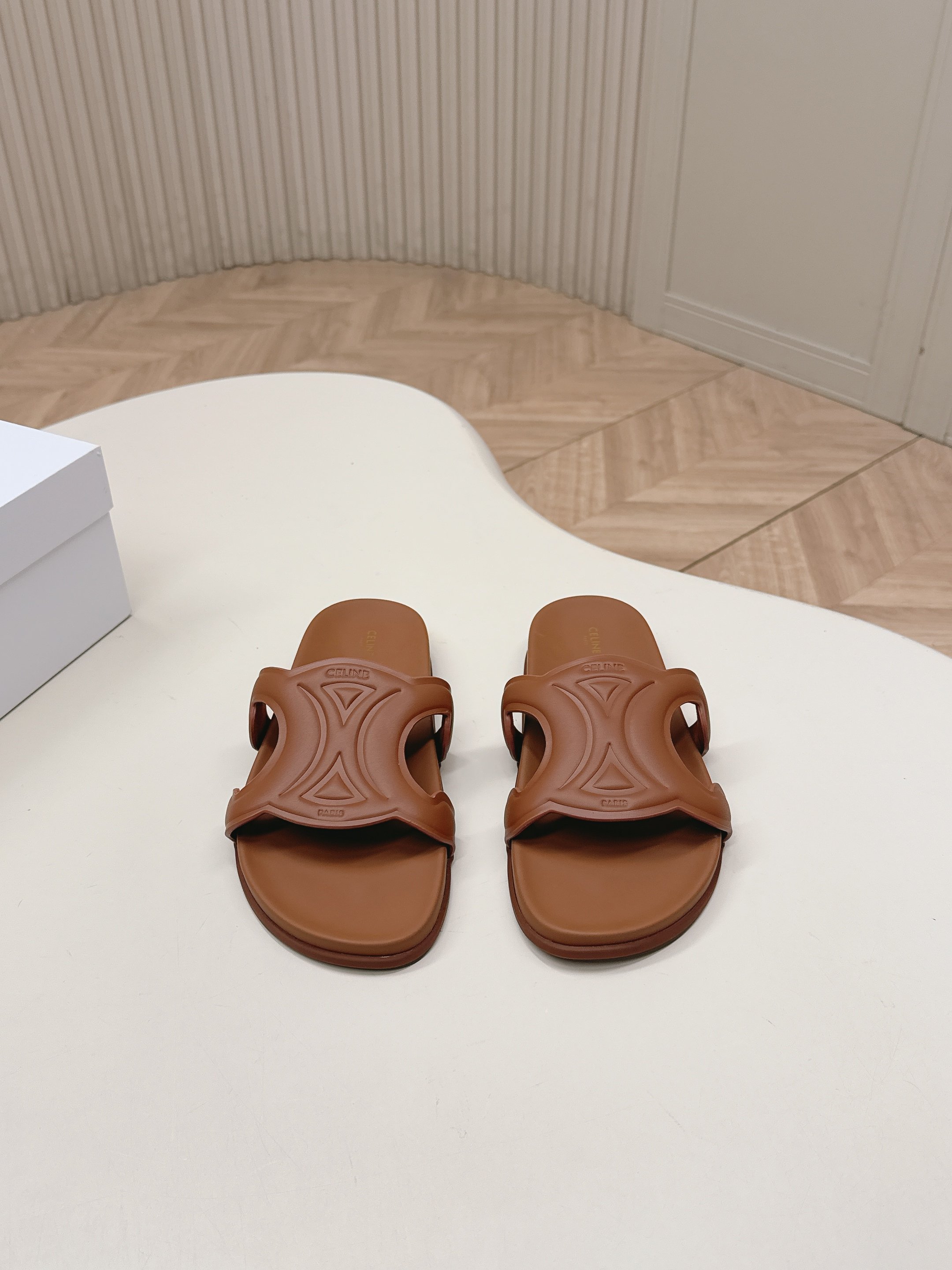 셀린느(CELINE) 트리옹프 슬리퍼 신발