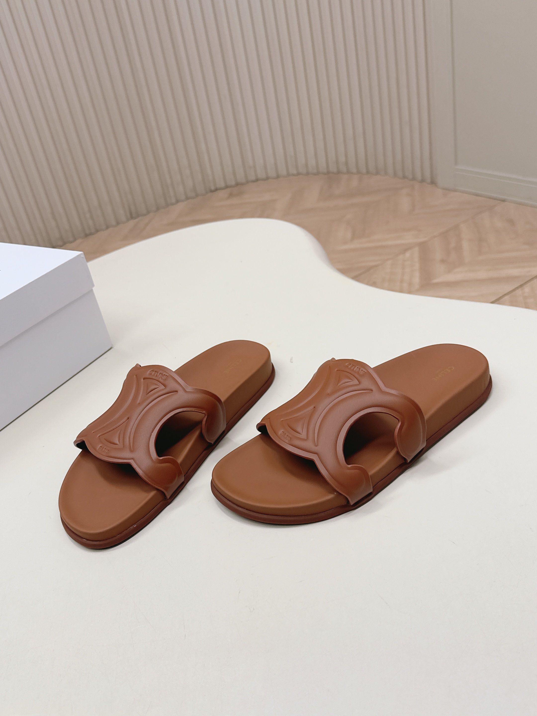 셀린느(CELINE) 트리옹프 슬리퍼 신발