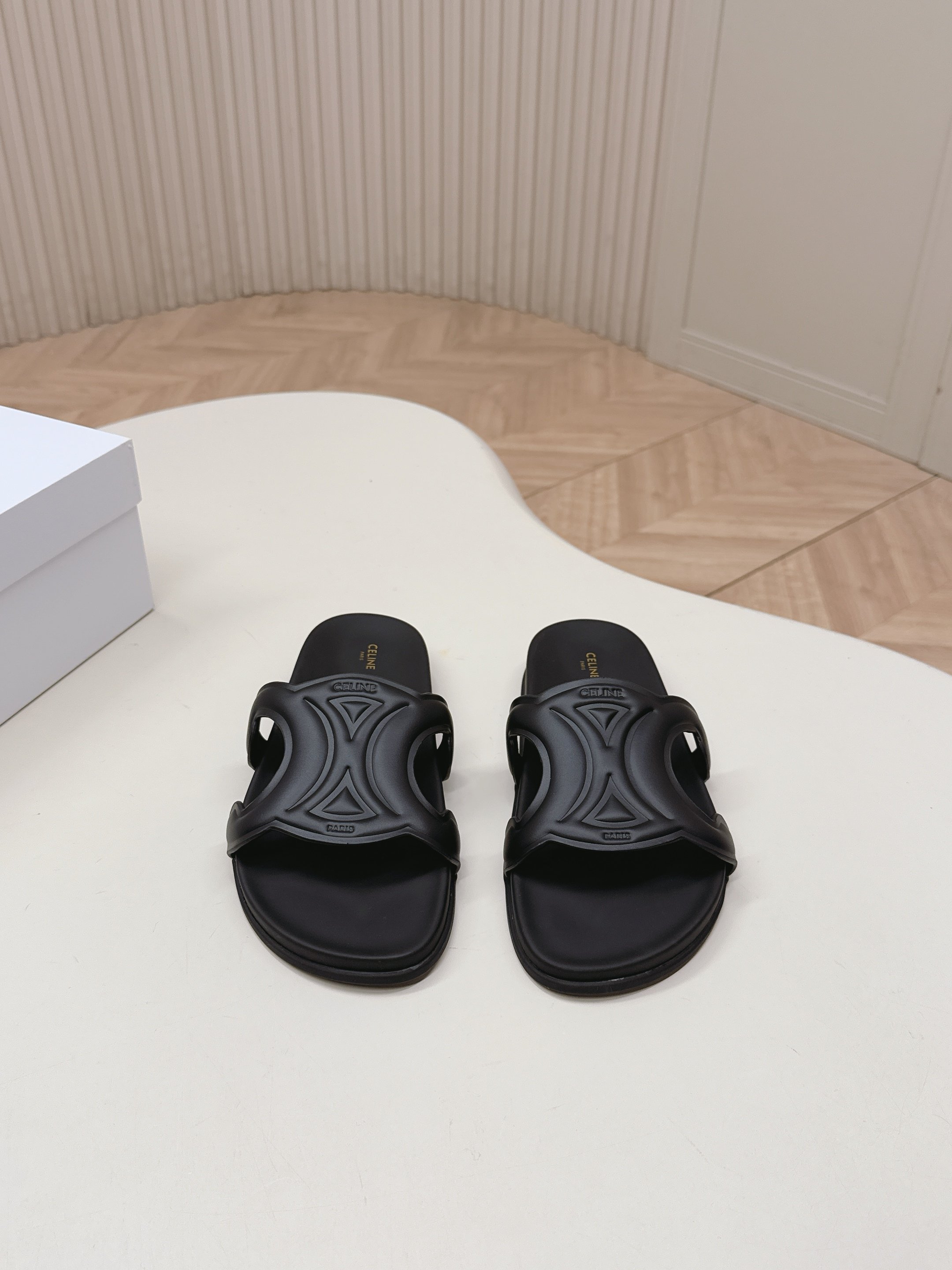 셀린느(CELINE) 트리옹프 슬리퍼 신발