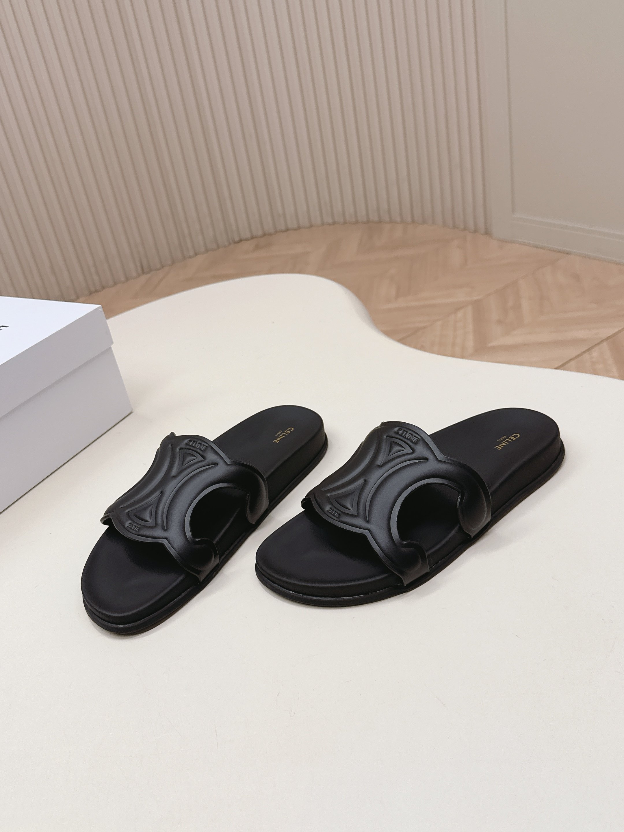 셀린느(CELINE) 트리옹프 슬리퍼 신발