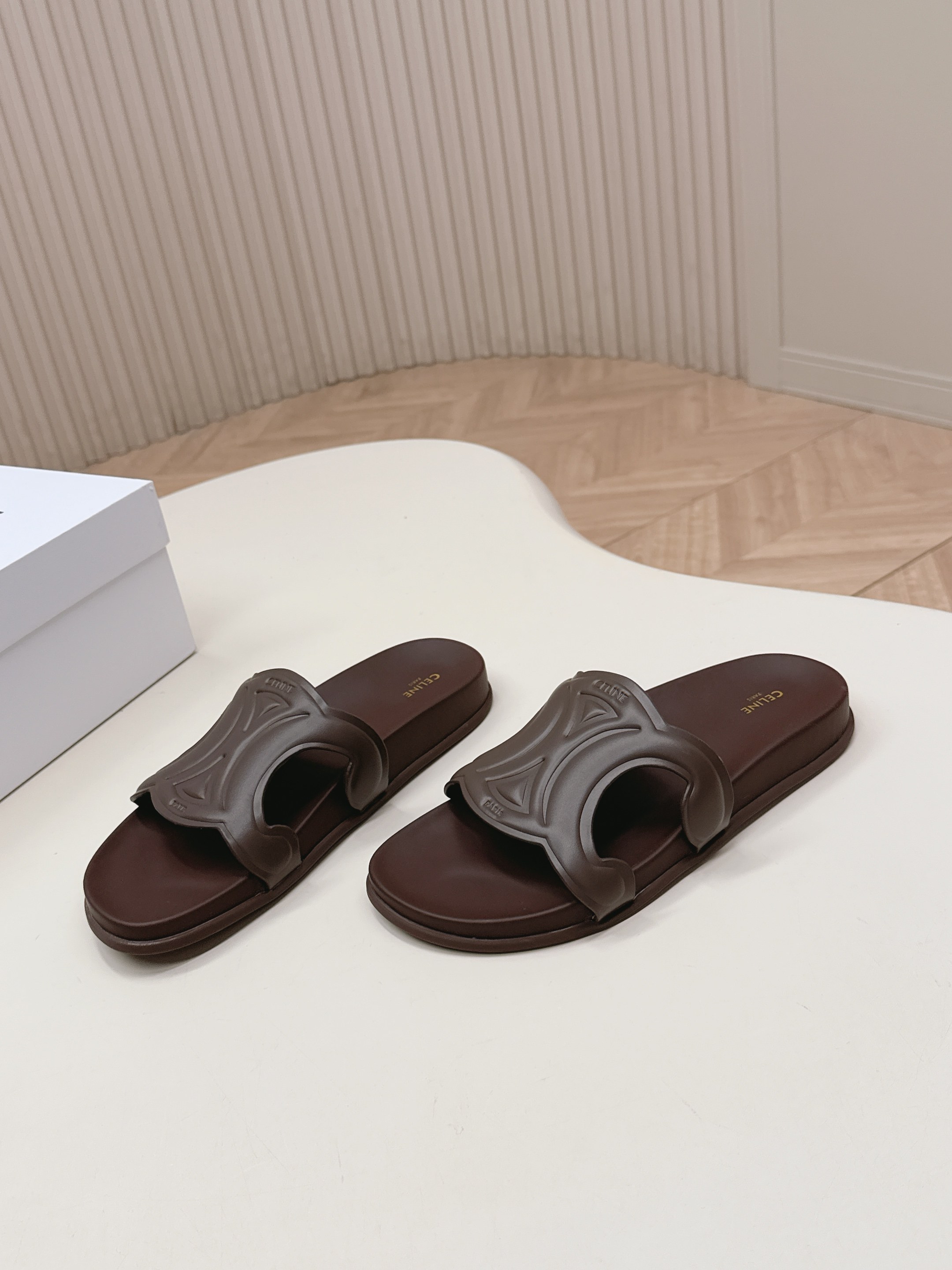 셀린느(CELINE) 트리옹프 슬리퍼 신발