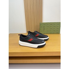 구찌(Gucci) 나파 카프스킨 & 토템 패브릭 스니커즈 신발