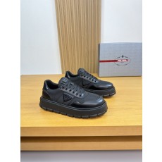 프라다(Prada) 폴리시드 카프스킨 & 캔버스 스니커즈 신발