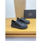 프라다(Prada) 나파 카프스킨 & 메탈 로고 스니커즈 신발