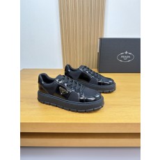 프라다(Prada) 폴리시드 카프스킨 & 실크 캔버스 스니커즈 신발