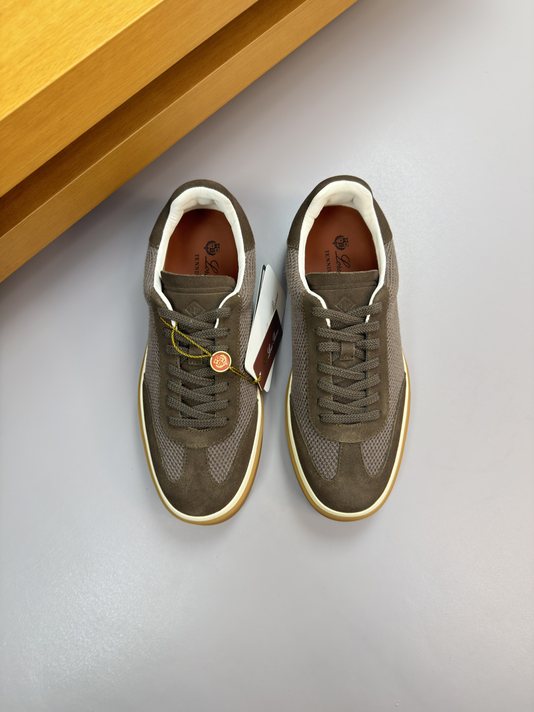 로로 피아나(Loro Piana) LP 스웨이드 & 펀칭 캔버스 스니커즈 신발