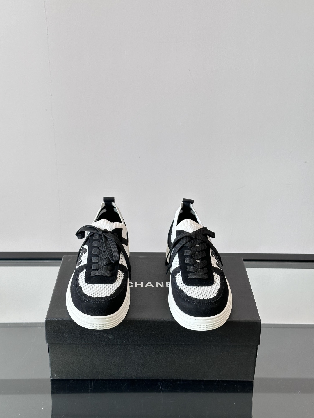 샤넬(Chanel) 클래식 원피스 플라이니트 스니커즈 신발