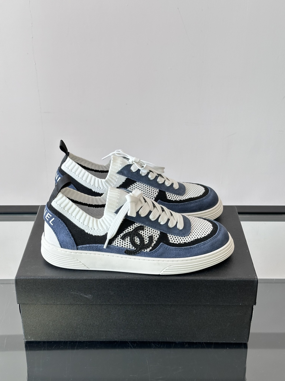 샤넬(Chanel) 클래식 원피스 플라이니트 스니커즈 신발