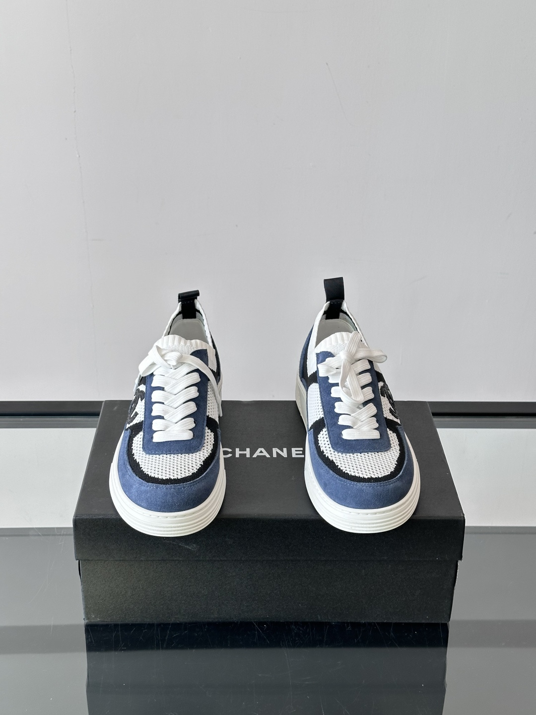 샤넬(Chanel) 클래식 원피스 플라이니트 스니커즈 신발