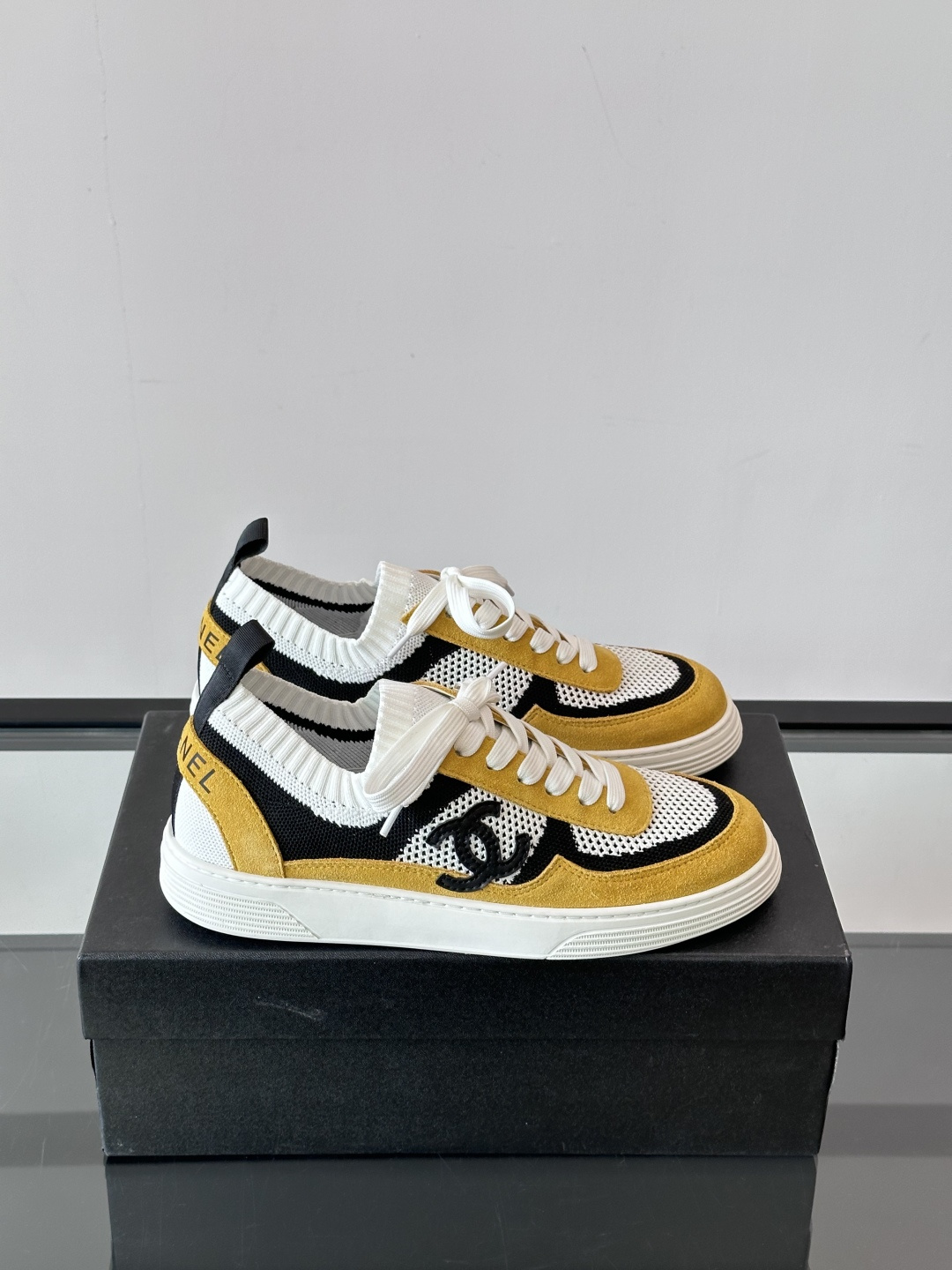 샤넬(Chanel) 클래식 원피스 플라이니트 스니커즈 신발