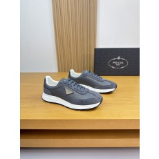 프라다(Prada) 나파 & 스웨이드 하이브리드 로고 스니커즈 신발