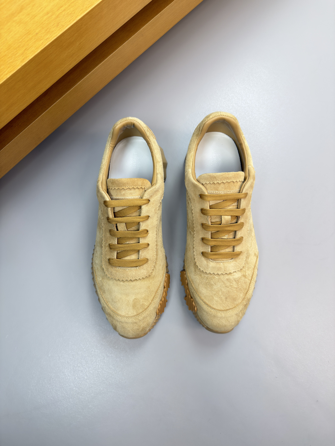 에르메스(Hermes) 실크 고광택 양가죽 스웨이드 스니커즈 신발