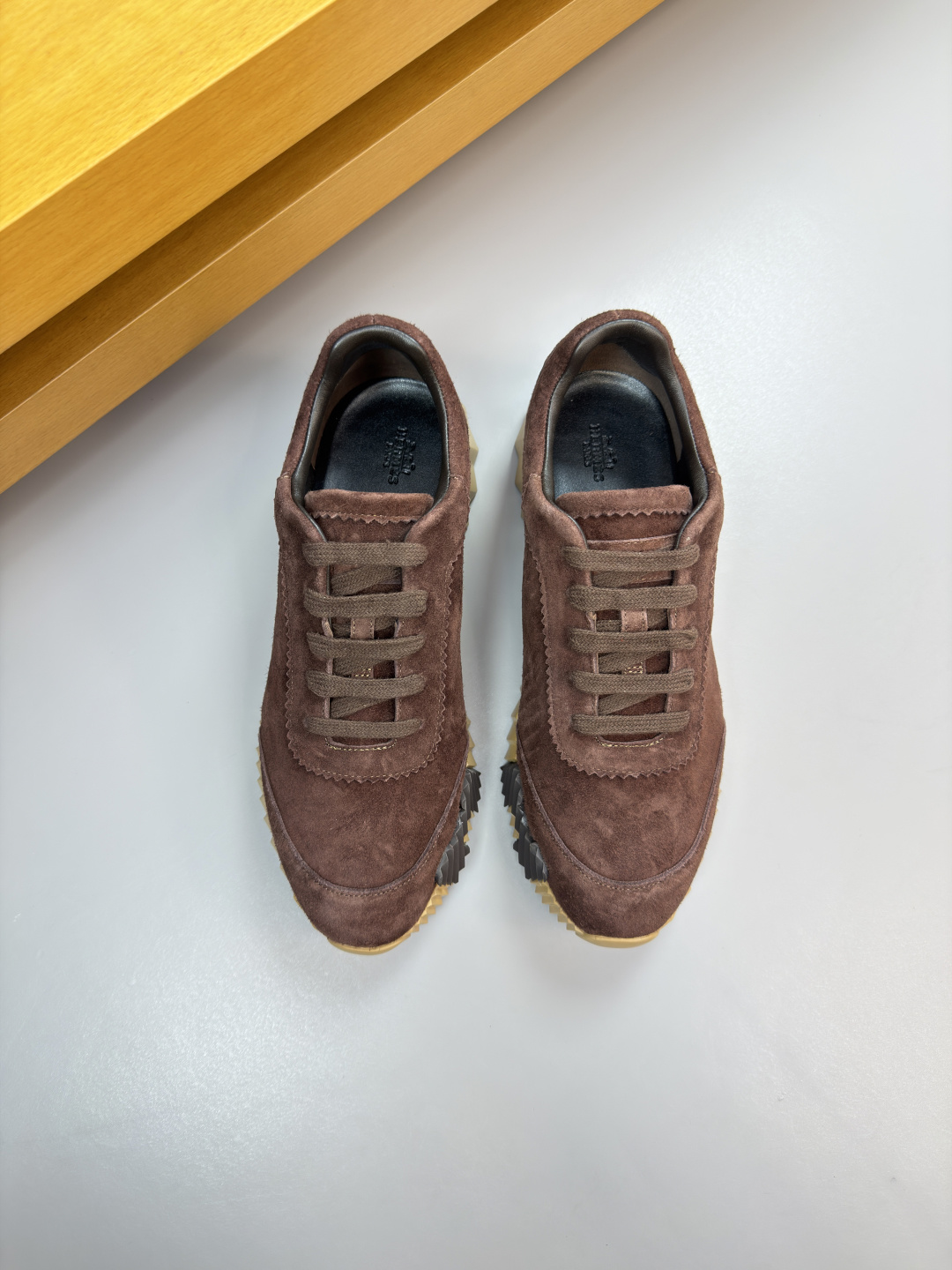 에르메스(Hermes) 실크 고광택 양가죽 스웨이드 스니커즈 신발