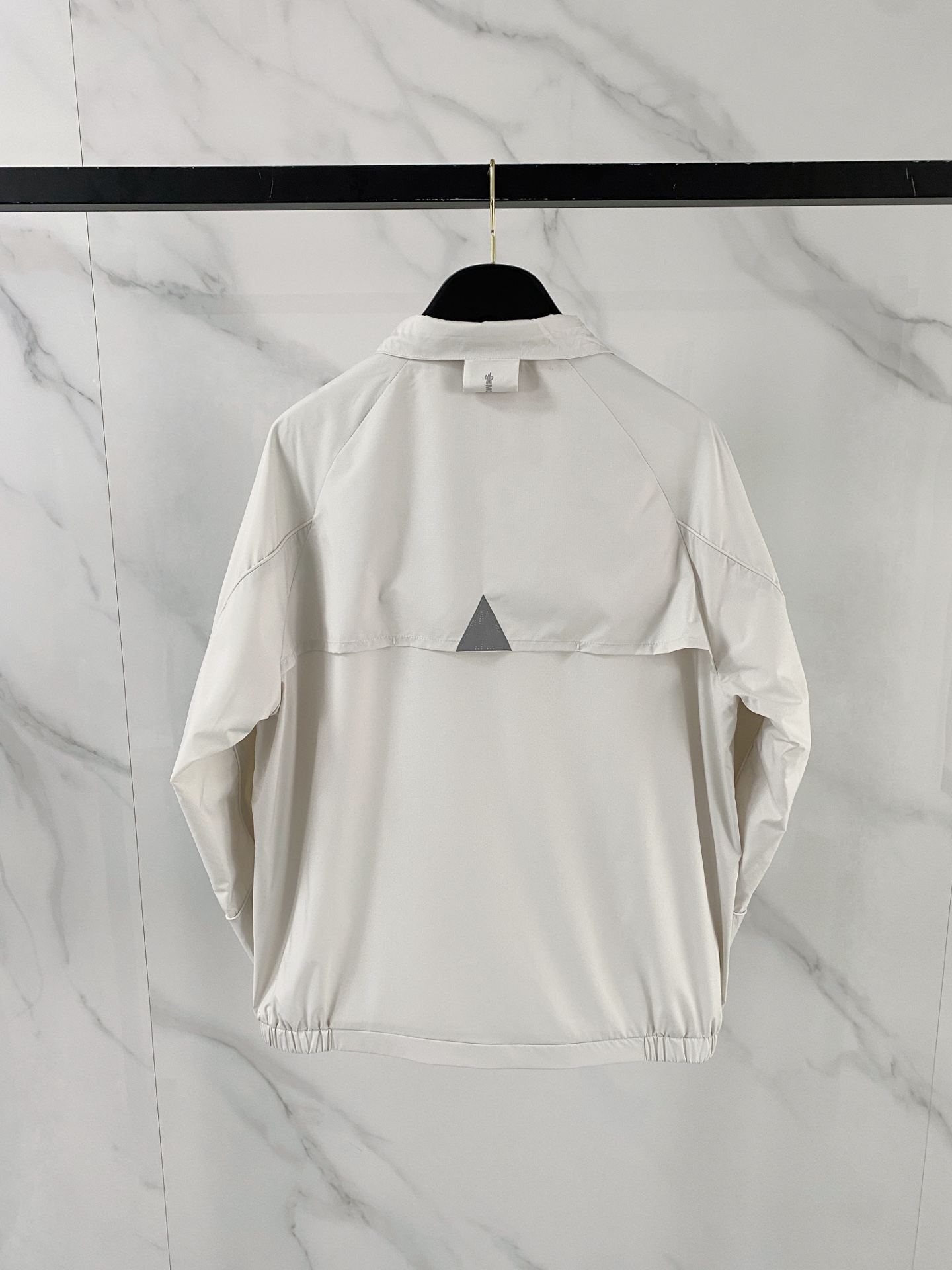 몽클레어 몽클레르(MONCLER) 로고 배색 재킷 외투 의류